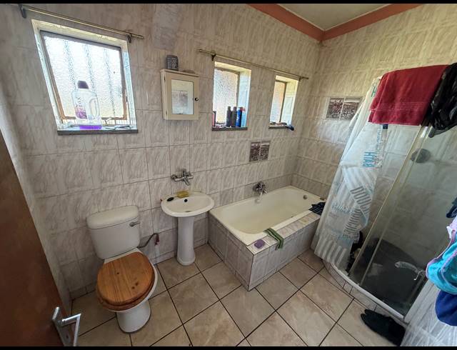 3 BEDROOM HOUSE FOR SALE IN DALVIEW